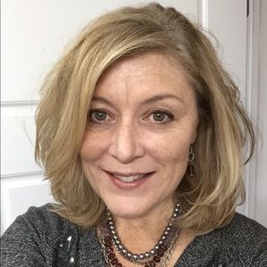 Meet your Posher, Leslie